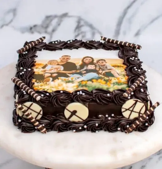 ప్రింటెడ్ ఫోటోలతో 1 కిలోల పుట్టినరోజు కేకులు యొక్క చిత్రం