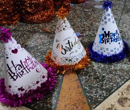 పుట్టినరోజు టోపీలు యొక్క చిత్రం