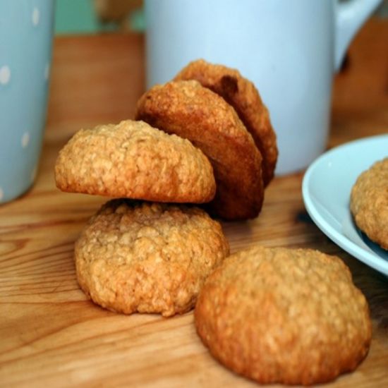 సహజమైన మంచితనంతో కూడిన ఆరోగ్యకరమైన క్రంచీ ఓట్స్ & ఫైబర్-రిచ్ ఎనర్జీ బిస్కెట్లు యొక్క చిత్రం