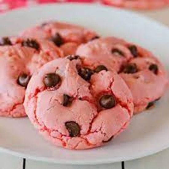 రిచ్ చాకో చిప్స్ తో క్రంచీ స్ట్రాబెర్రీ-ఫ్లేవర్డ్ బిస్కెట్లు - తీపి & ఫల చాక్లెట్ డిలైట్ (200gm) యొక్క చిత్రం