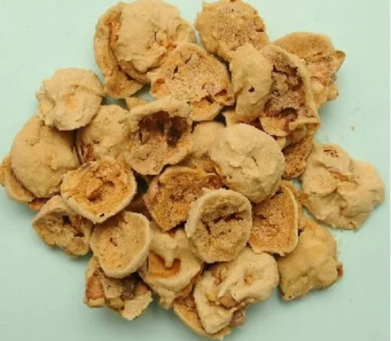 చేతితో తయారు చేసిన సాంప్రదాయ  గుమ్మడి వడియాలు – క్రిస్పీ & టేస్టీ హోమ్‌మేడ్ డిలైట్స్ (200gm) కోసం అసలైన ఎండబెట్టిన గుమ్మడికాయ వడలు యొక్క చిత్రం