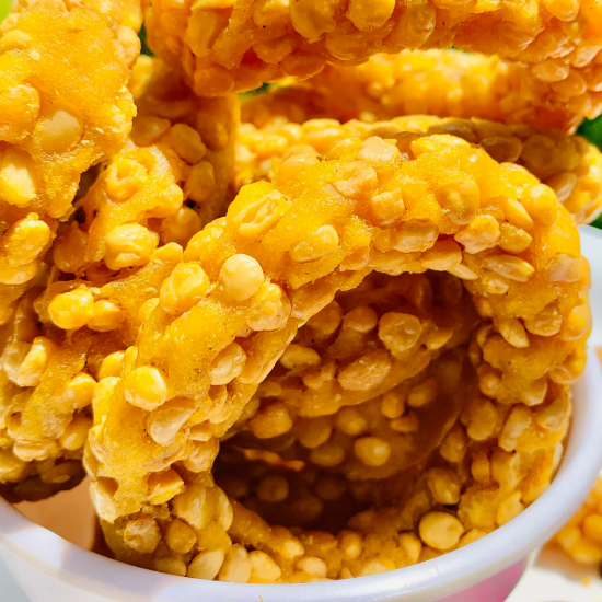 క్రంచీ & టేస్టీ పప్పు చెకోడి – సాంప్రదాయ సౌత్ ఇండియన్ దాల్ మురుక్కు రింగ్ స్నాక్ విత్ అథెంటిక్ హోమ్ మేడ్ టేస్ట్ (200గ్రా) యొక్క చిత్రం