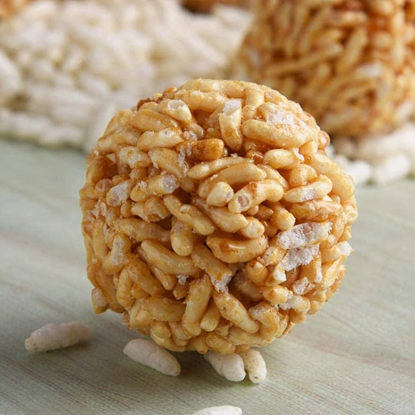 సాంప్రదాయ ముర్మురా ఉండ (పొంగిన బియ్యం – బెల్లం ఉండలు) – ఆరోగ్యకరమైన కరకరలాడే భారతీయ స్వీట్ స్నాక్, అసలైన ఇంటి రుచితో (150 గ్రాములు) యొక్క చిత్రం