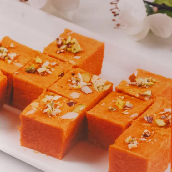 సోాన్ పపిడీ – సంప్రదాయ ఉత్తర భారతీయ పలుచటి తీపి వంటకం (200gm) శుద్ధ నెయ్యి, యాలకులు & డ్రైఫ్రూట్స్‌తో యొక్క చిత్రం