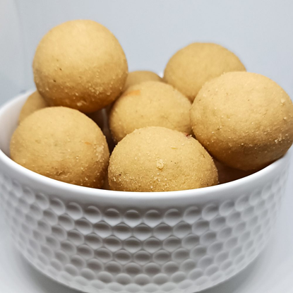 షుగర్ సున్నుండా – సంప్రదాయ దక్షిణ భారతీయ ఉల్లిపాయలుగా తయారైన నువ్వు బెల్లం మిశ్రమ సీతబెల్లి బోళ్స్ (200gm యొక్క చిత్రం