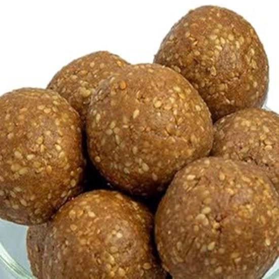 తాటి బెల్లం తెల్ల నువ్వుల లడ్డూ – 200గ్రా | సంప్రదాయ హోమ్‌మేడ్ తీపి వంటకం | శక్తిని పెంచే తాటి బెల్లం & కాల్షియం సమృద్ధిగా ఉన్న తెల్ల నువ్వులతో తయారు చేసిన ఆరోగ్యకరమైన స్వీట్ బాల్స్ యొక్క చిత్రం