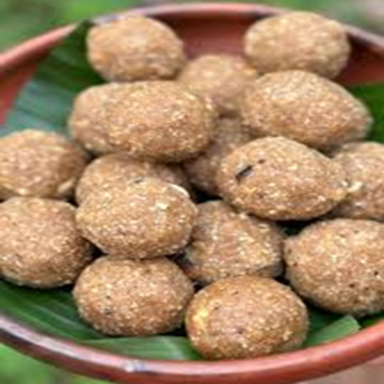 తాటి బెల్లం ఆరికెల లడ్డూ – 200గ్రా | సంప్రదాయ పద్ధతిలో తయారైన ఆరోగ్యకరమైన మిఠాయి | సహజ శక్తిని అందించే తాటి బెల్లం & పోషకాలు నిండిన ఆరికెలతో చేసిన అసలైన ఇంటి రుచిగల లడ్డూలు యొక్క చిత్రం