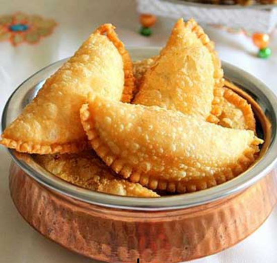 సాంప్రదాయ దక్షిణ భారతీయ కజ్జికాయలు – కొబ్బరి, బెల్లం & డ్రై ఫ్రూట్స్‌తో నిండిన క్రిస్పీ స్వీట్ (200గ్రా) యొక్క చిత్రం