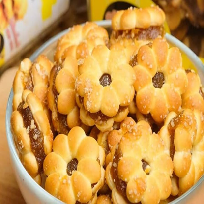 పైనాపిల్ బిస్కట్ - రుచికరమైన స్నాక్స్ కోసం టాంగీ-స్వీట్ పైనాపిల్ ఫ్లేవర్ (200గ్రా) తో క్రిస్పీ గోల్డెన్ బిస్కట్స్. యొక్క చిత్రం