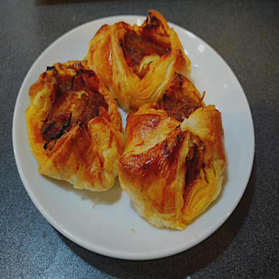 ఎగ్ పఫ్స్ యొక్క చిత్రం