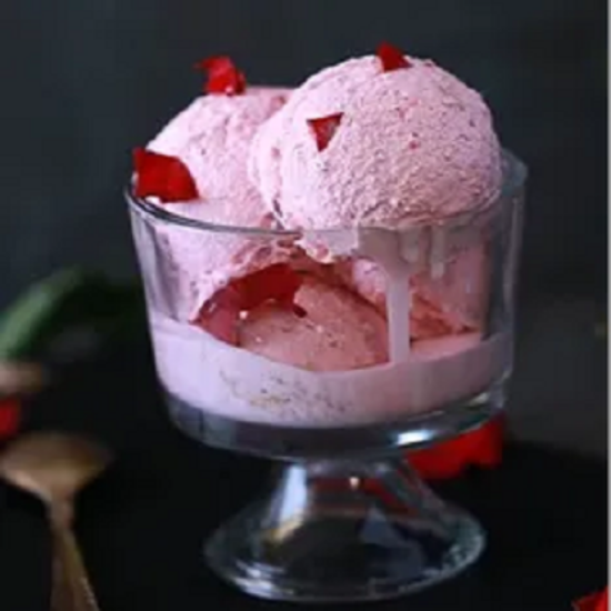 స్ట్రాబెర్రీ ఐస్ క్రీమ్ ఫ్యామిలీ ప్యాక్ 700ml యొక్క చిత్రం