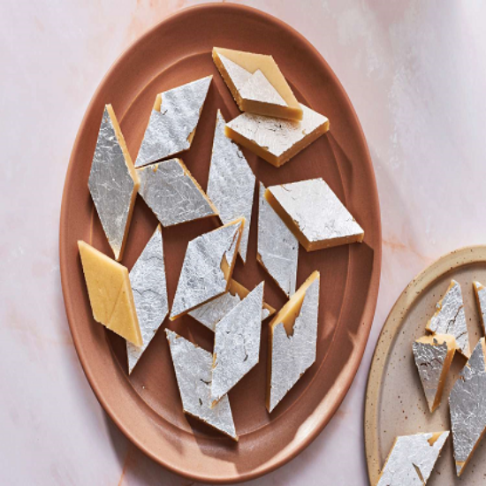 జీడిపప్పు ముక్కలు - 500 గ్రా (కాజు కత్రి) యొక్క చిత్రం